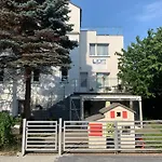 Pokoje I Apartamenty Ula Z Pieknym Ogrodem I Sniadaniami * Ustronie Morskie