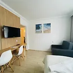 Pokoje I Apartamenty Ula Z Pieknym Ogrodem I Sniadaniami Ustronie Morskie