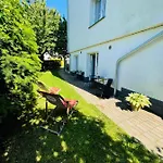 Pokoje I Apartamenty Ula Z Pieknym Ogrodem I Sniadaniami Ustronie Morskie