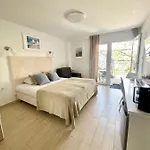 Pokoje I Apartamenty Ula Z Pieknym Ogrodem I Sniadaniami * Ustronie Morskie