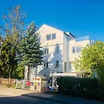 I Ula Z Pieknym Ogrodem I Sniadaniami 우스트 노리 모르스키