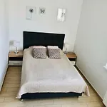 I Ula Z Pieknym Ogrodem I Sniadaniami *