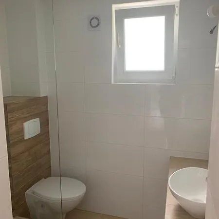 I Ula Z Pieknym Ogrodem I Sniadaniami Ubytování v soukromí