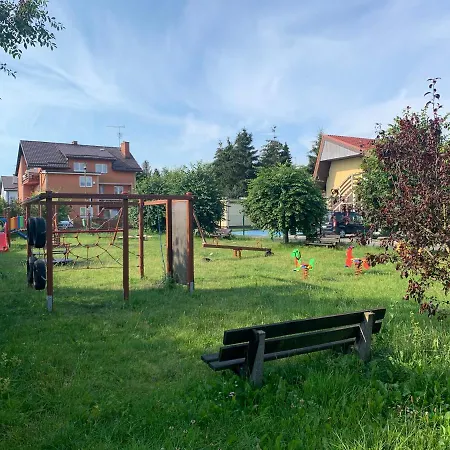 I Ula Z Pieknym Ogrodem I Sniadaniami *