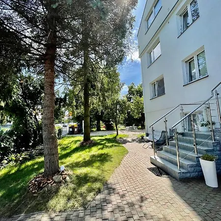 I Ula Z Pieknym Ogrodem I Sniadaniami Ubytování v soukromí *