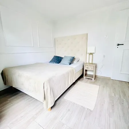 Goscinne I Ula Проживание в семье *