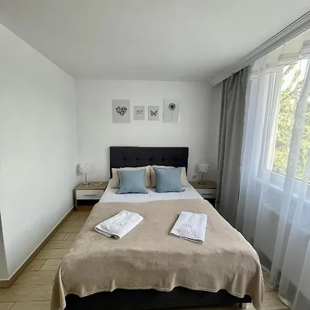 Goscinne I Ula Устроне-Морске