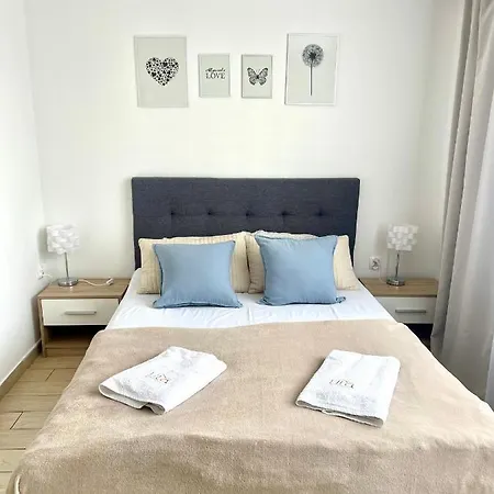 Goscinne I Ula * 尤斯托尼莫斯基