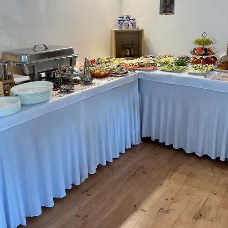 I Ula Z Pieknym Ogrodem I Sniadaniami Ubytování v soukromí *