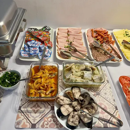 I Ula Z Pieknym Ogrodem I Sniadaniami Ubytování v soukromí *