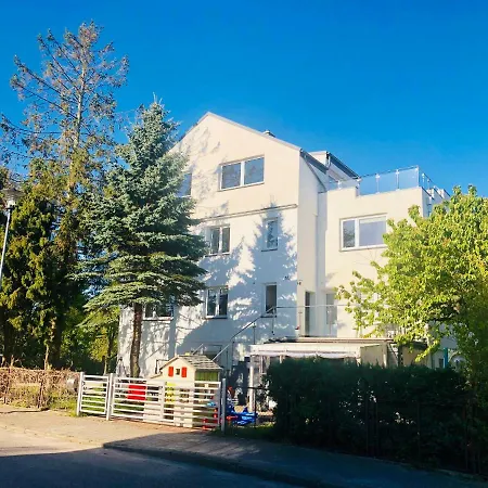 Goscinne I Ula 尤斯托尼莫斯基