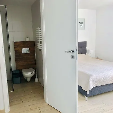 I Ula Z Pieknym Ogrodem I Sniadaniami Ubytování v soukromí *