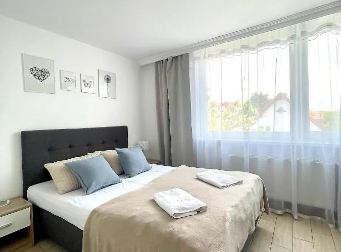 Goscinne I Ula אוסטרוני מורסקי