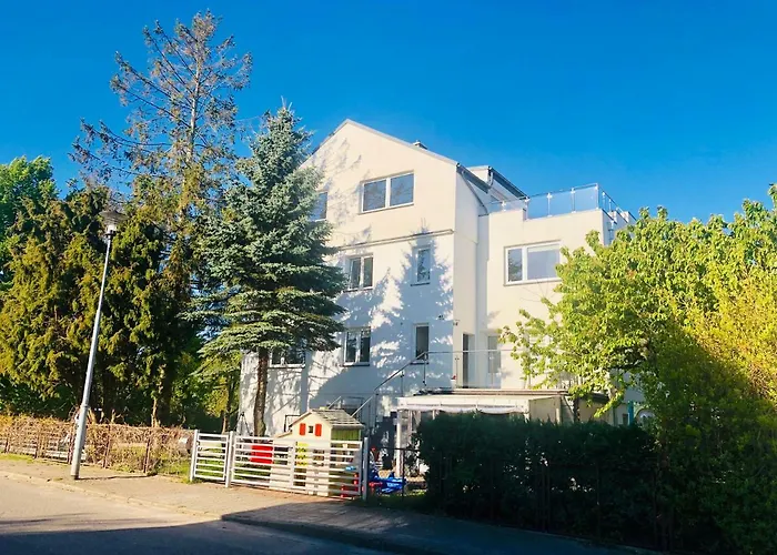 Goscinne I Ula אוסטרוני מורסקי